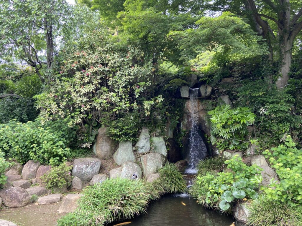 雨引山の滝
